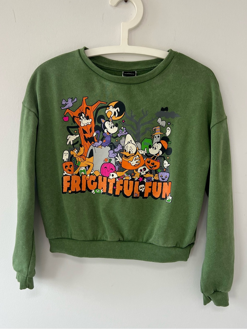 Retro mickey and friends Halloween party Sweatshirt kids large (10-12 )